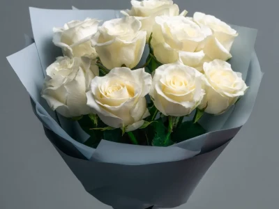 Белые розы «Белый лён»