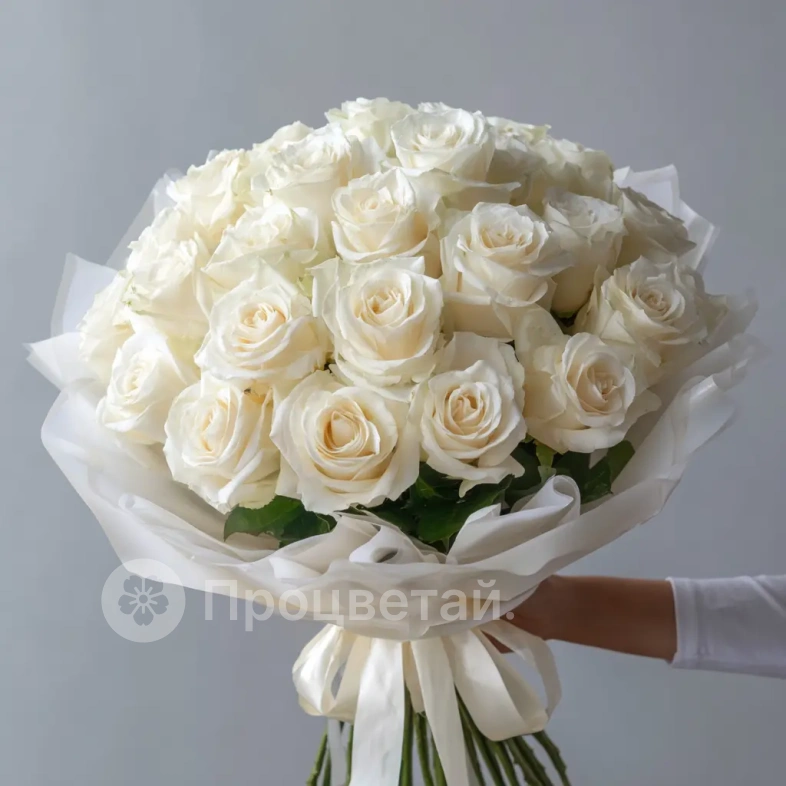 Белые розы &laquo;Аромат облаков&raquo;