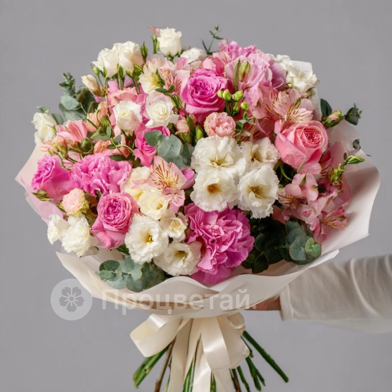 Букет с эустомами &laquo;Рассветная нежность&raquo;