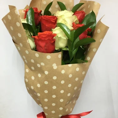 Букет «Розы в крафте»