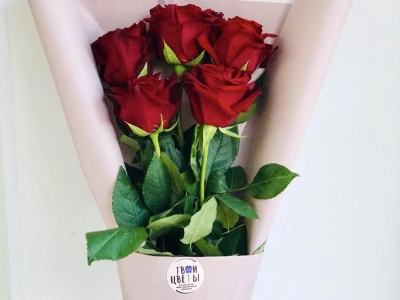 Букет из 5 красных роз