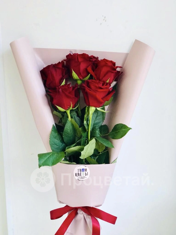 Букет из 5 красных роз
