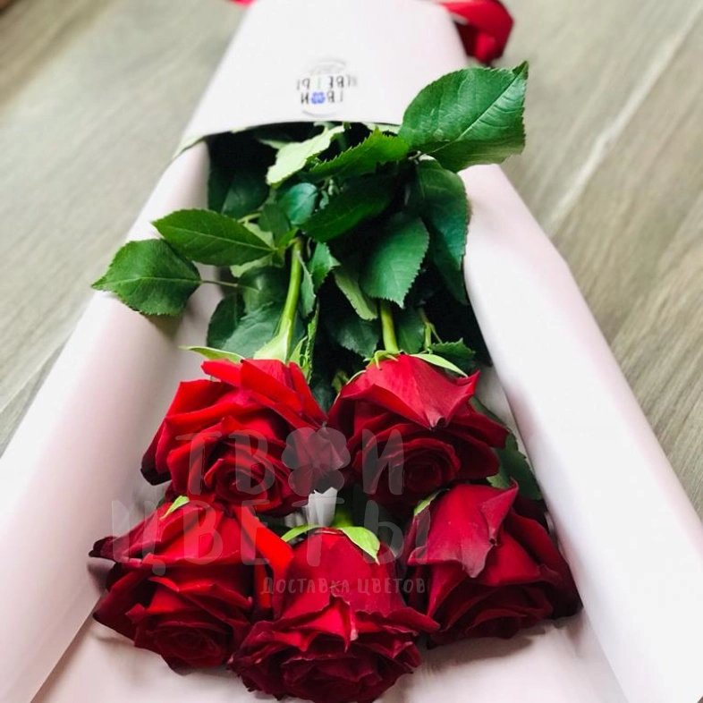Букет из 5 красных роз