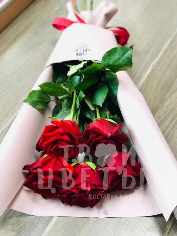 Букет из 5 красных роз