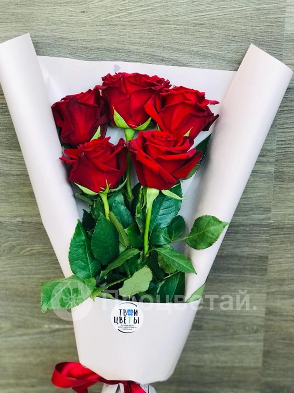 Букет из 5 красных роз