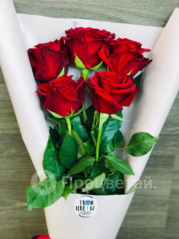 Букет из 5 красных роз