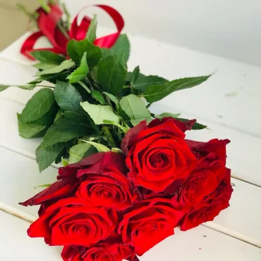 Букет из 7 красных роз