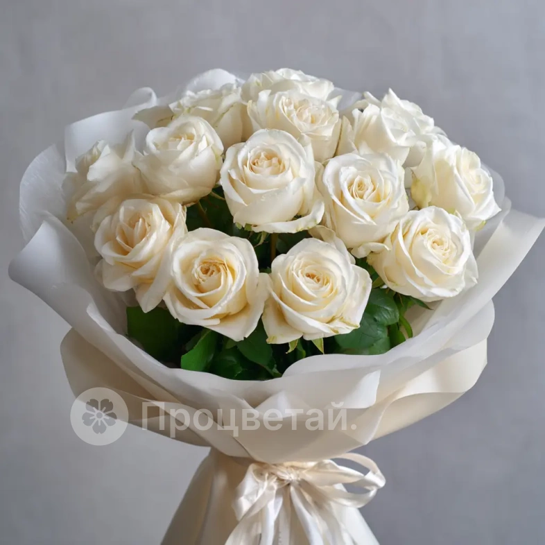 15 белых эквадорских роз 50 см