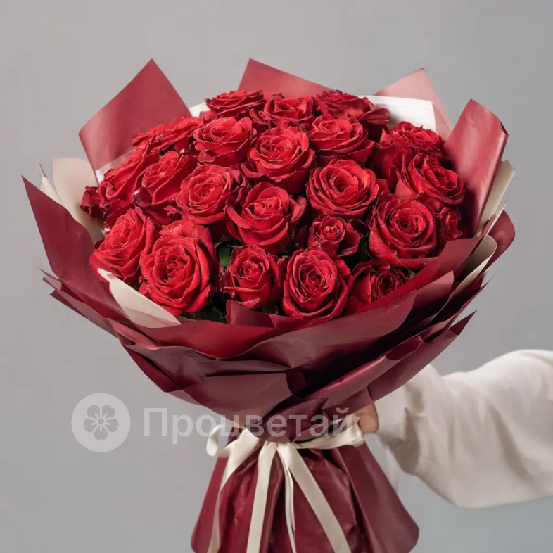 Красные розы &laquo;Искры страсти&raquo;